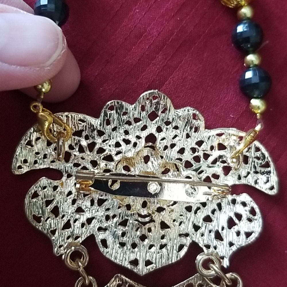Necklaces - Picture 4 of 4
